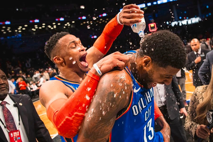 开云体育入口-NBA总决赛窗口期再迎强敌，马赛外线爆发，主帅态度——压力陡增，更衣室氛围转暖的简单介绍