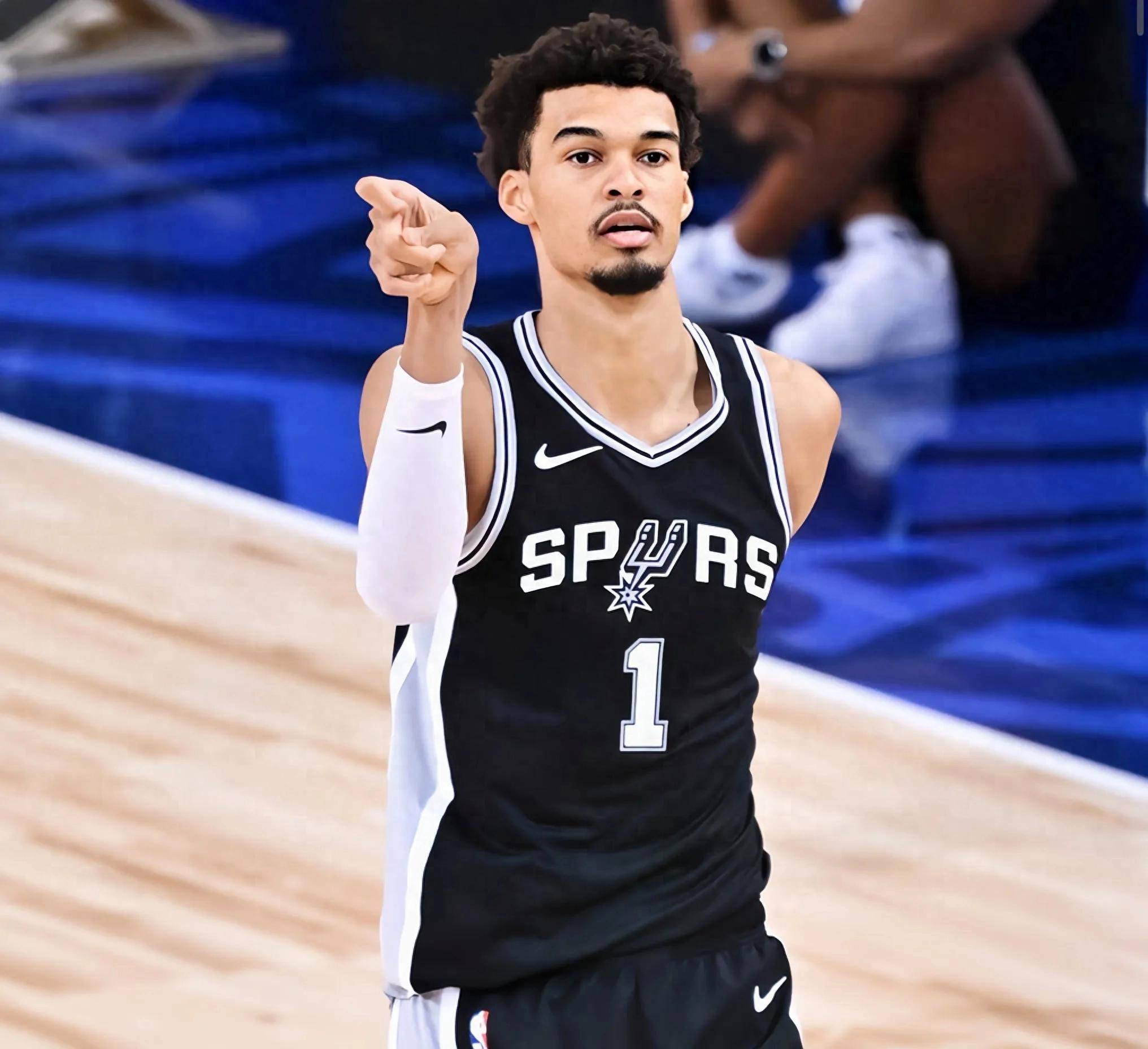 今晚体能课后,布莱顿状态回暖备战NBA季后赛,态度坚定,赛季目标并未改变的简单介绍 今晚体能课后,布莱顿状态回暖备战NBA季后赛,态度坚定,赛季目标并未改变的简单介绍